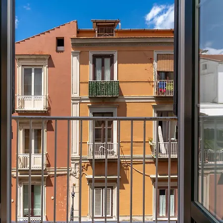 Piazza Tasso Nocleg ze śniadaniem 3*