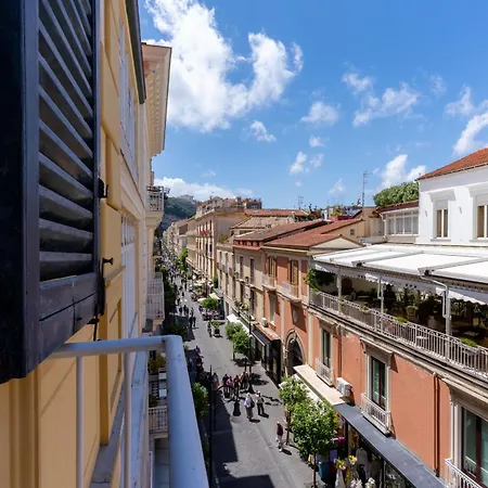 Nocleg ze śniadaniem Piazza Tasso 3*
