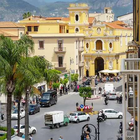Piazza Tasso Nocleg ze śniadaniem